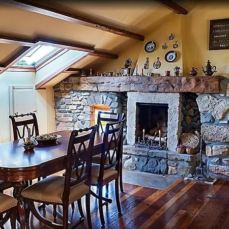 Casa Rural Con Gran Finca Al Borde Del Mar Holiday home A Coruna